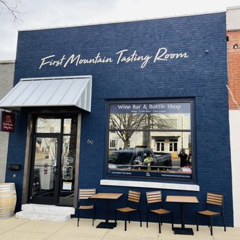 First Mountain Tasting Room - Store front - Wine Bars Near Me - Jasper, Georgia