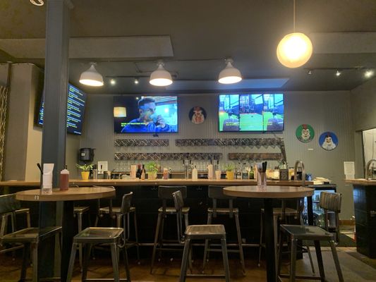 Foghorn Taproom by null