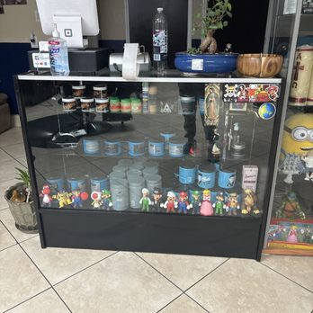 Alonso's Barber Shop - Pretty nice barber shop and on the counter they have Mario characters and gel - Barbers Near Me - Ontario, California Alonso's Barber Shop - Pretty nice barber shop and on the counter they have Mario characters and gel - Barbers Near Me - Ontario, California