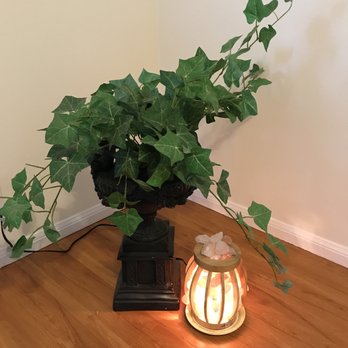 Lisa's Healing - A Salt Lamp purifies the air - Reiki Near Me Lisa's Healing - A Salt Lamp purifies the air - Reiki Near Me