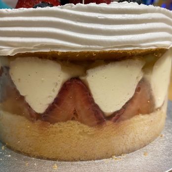 Sunmerry Bakery - 6 in Strawberry Custard - Bakeries Near Me - Rowland Heights, California