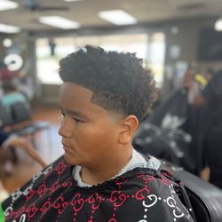 R&B's Barbershop - Ask for Brandon when you go to R&B Barbershop! Best in the city!