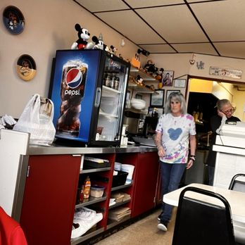 Eat N Run - Inside - Diners Near Me - Akron, Ohio