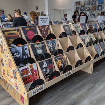 Daily Records - Vinyl Records Near Me - Oak Grove, Oregon
