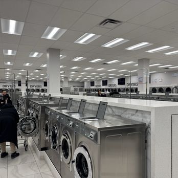 Laundry World - The huge space open 24 hours - Laundromat Near Me - Chicago, Illinois Laundry World - The huge space open 24 hours - Laundromat Near Me - Chicago, Illinois