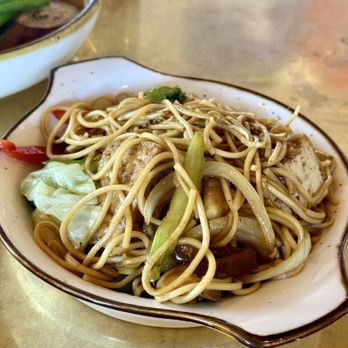 Malaya Eats - Pancit Vegan - Filipino Near Me - Reno, Nevada