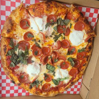Artisana Pizza - Pepperoni Picante - Pizza Near Me - Centreville, Virginia Artisana Pizza - Pepperoni Picante - Pizza Near Me - Centreville, Virginia