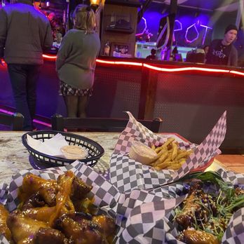 D-spot - Yum - Chicken Wings Near Me - Oakdale, Minnesota