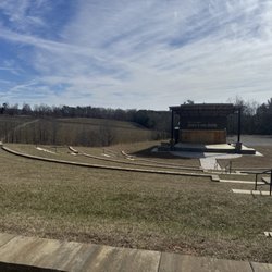 Jones Von Drehle Vineyards & Winery - Amphitheater