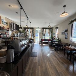 Sky River Coffee - Cozy atmosphere