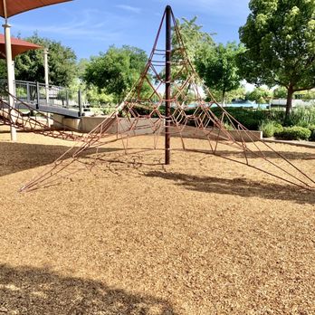Swainson’s Hawk Park - Rope climbing structure - Parks Near Me - Sacramento, California Swainson’s Hawk Park - Rope climbing structure - Parks Near Me - Sacramento, California