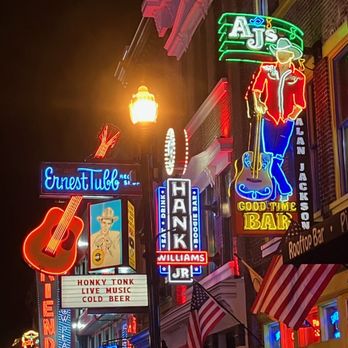 Broadway Historic District - Local Flavor Near Me - Nashville, Tennessee