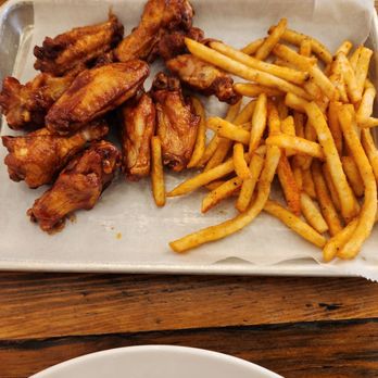 Klooz Brewz - BBQ wings - Breweries Near Me - Lebanon, Indiana