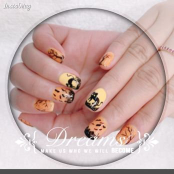 Glam Chateau - Halloween  Nail Art by Tammy - Nail Salons Near Me - Westminster, California