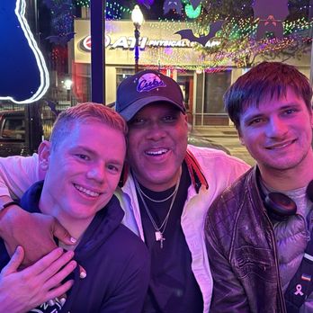 Max's Place - Dive Bars Near Me - Chicago, Illinois