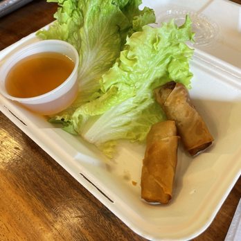 The Banh MI Shop - 5 Pieces Veggies Spring Rolls - Vietnamese Near Me - White Plains, New York The Banh MI Shop - 5 Pieces Veggies Spring Rolls - Vietnamese Near Me - White Plains, New York