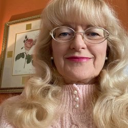Medical Intuitive Mastery - Reverend Wanda Intuitive Readings since 1990.