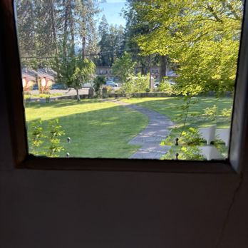 Strawberry Valley Inn - View from the window of tha main house - Hotels Near Me - Mount Shasta, California Strawberry Valley Inn - View from the window of tha main house - Hotels Near Me - Mount Shasta, California