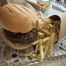 Double burger with bacon and Rosemary Fries Double burger with bacon and Rosemary Fries