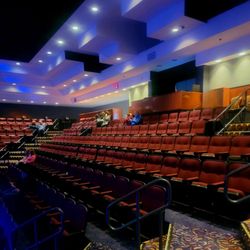 Bears Den At Seneca Niagara Casino & Hotel - Bears Den Inside