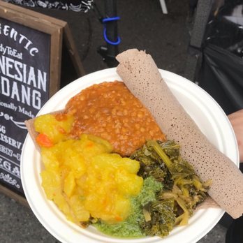 Geni's Ethiopian Corner - Vegetarian platter - Food Stands Near Me