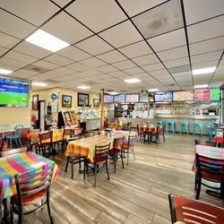 Taqueria Los Gallos Express - Interior