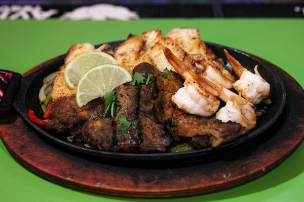 Los Jefes Grill by null