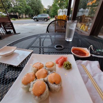 Fin Sushi Bar - spicy California roll - Sushi Bars Near Me - Chicago, Illinois