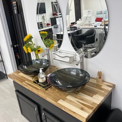 Latin Nail & Spa - Sinks