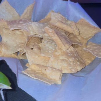 El Mariachi Grill - Chips and salsa - Mexican Near Me - Encino, California El Mariachi Grill - Chips and salsa - Mexican Near Me - Encino, California