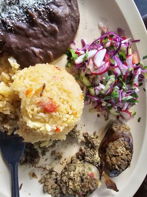 Pupuseria & Restaurant "El Cuscatleco" by null