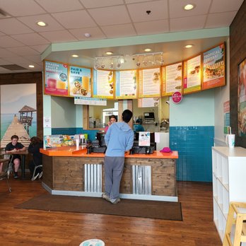 Tropical Smoothie Cafe - Register area - Juice Bars & Smoothies Near Me - Centennial, Colorado