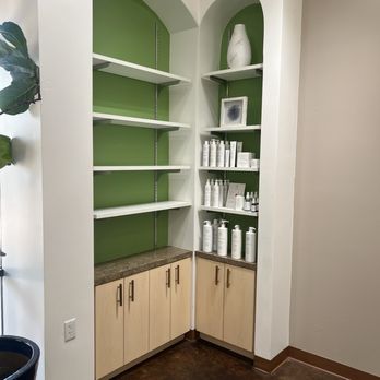 Verde Organic Salon - Empty - Hair Salons Near Me - Chandler, Arizona Verde Organic Salon - Empty - Hair Salons Near Me - Chandler, Arizona