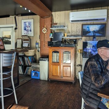 Callen's Restaurant - Music via record player - New American Near Me - Coupeville, Washington Callen's Restaurant - Music via record player - New American Near Me - Coupeville, Washington