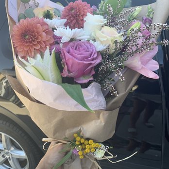 Bloom In Box - Florists Near Me - La Palma, California Bloom In Box - Florists Near Me - La Palma, California