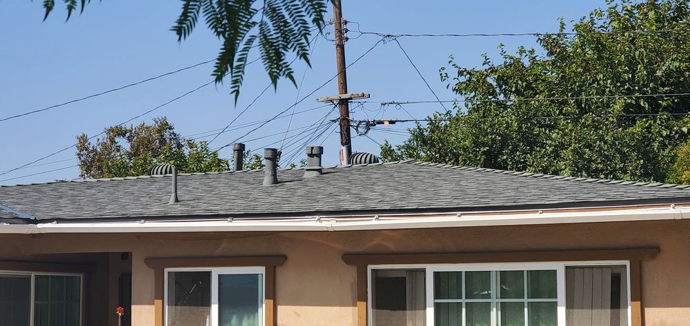 Slide of Lazaros Roofing