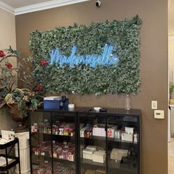 Mademoiselle Nails & Spa - Interior