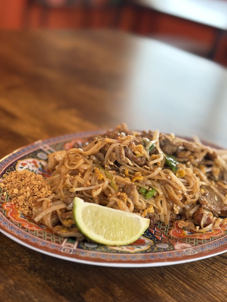 Food from Moo Deng Thai Restaurant