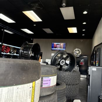 Wheel & Tire Connection - Tires Near Me - Irvine, California Wheel & Tire Connection - Tires Near Me - Irvine, California