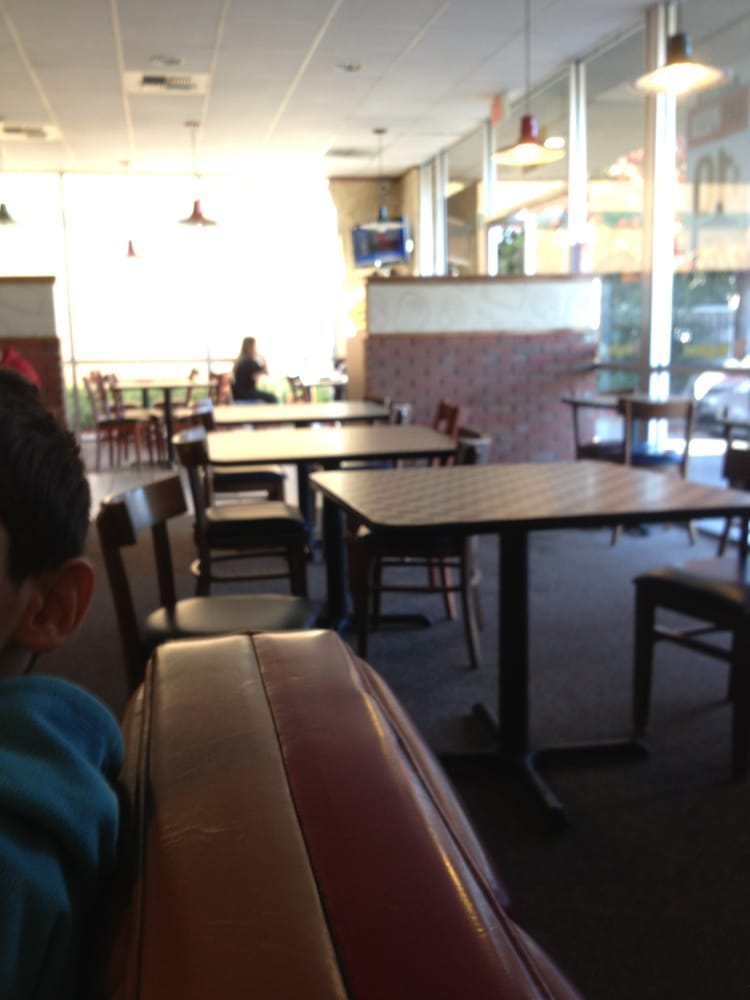 PIZZA HUT Updated July 2024 10 Photos & 23 Reviews 855 E Bellevue