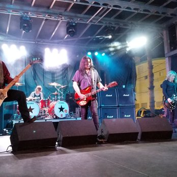 Dirty Harry's Pub - Slaughter, Biketoberfest 2019 - Dive Bars Near Me - Daytona Beach, Florida