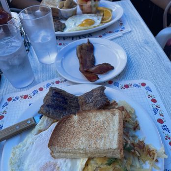 Paula's Pancake House - Breakfast & Brunch Near Me - Solvang, California Paula's Pancake House - Breakfast & Brunch Near Me - Solvang, California