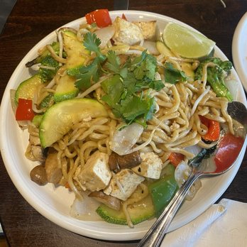 Mandarin Kitchen - Chow Mein with tofu - Seafood Near Me - Santa Rosa, California Mandarin Kitchen - Chow Mein with tofu - Seafood Near Me - Santa Rosa, California