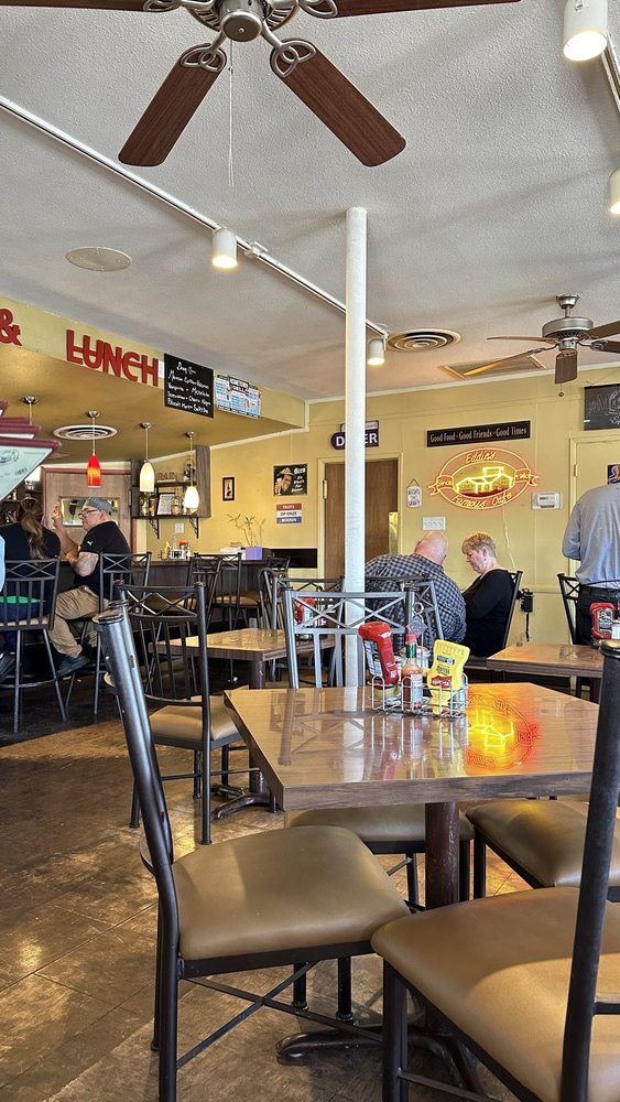Eddie's Famous Cafe