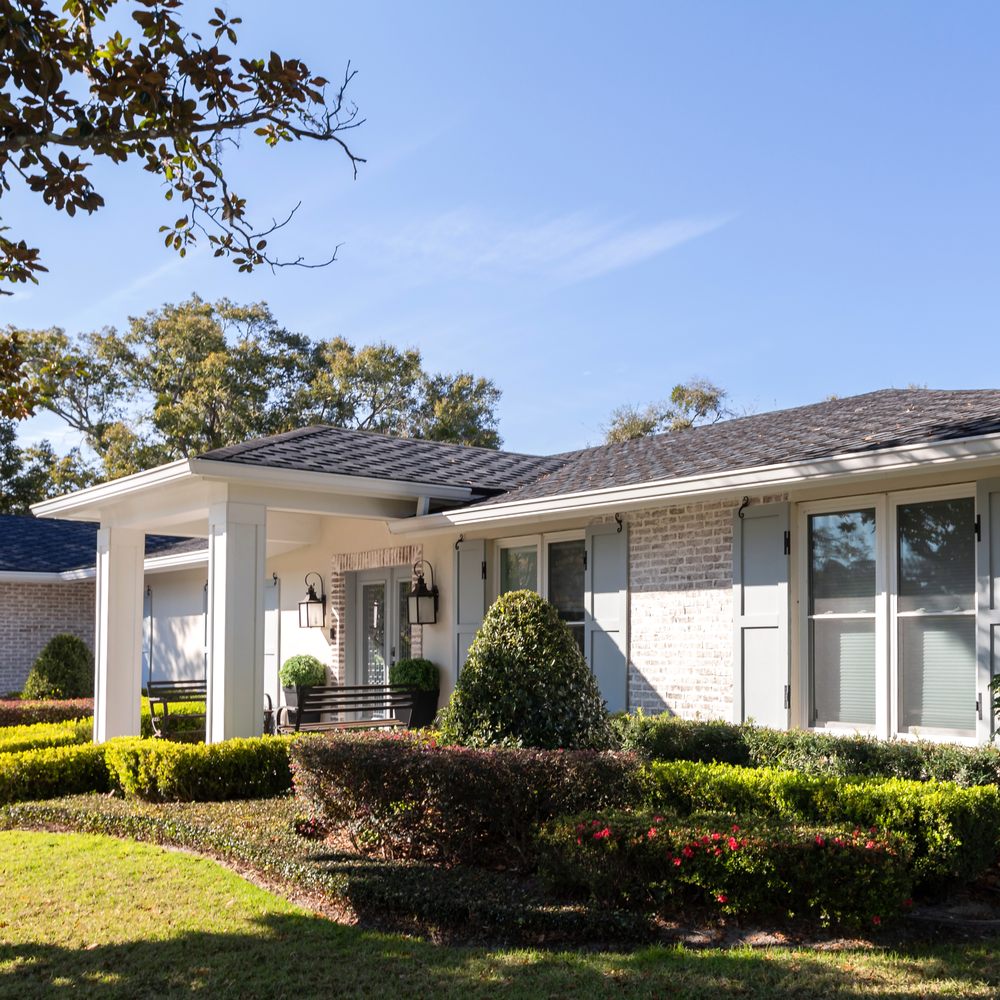 Slide of Universal Roof & Contracting Jacksonville