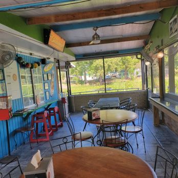 Gator Bay Bar & Grill - Screened dining - American Near Me - Leesburg, Florida Gator Bay Bar & Grill - Screened dining - American Near Me - Leesburg, Florida