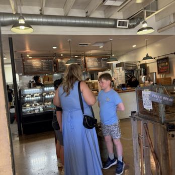 Leoda's Kitchen and Pie Shop - Inside - Breakfast & Brunch Near Me - Lahaina, Hawaii