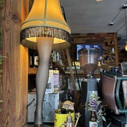 Hungry Sasquatch - The lamp in the bar