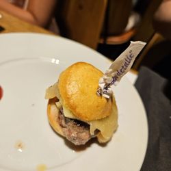 Ciutat Comtal - Mini hamburguesa 3,55...