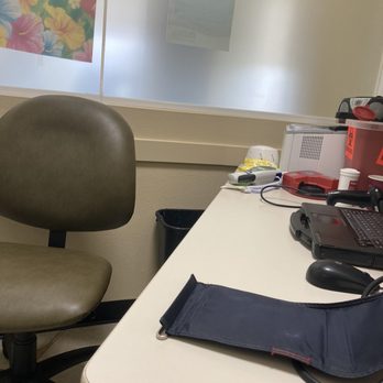 LifeStream Blood Bank - Little room for questions and BP, Temp and Iron tests - Blood & Plasma Donation Centers Near Me - Riverside, California